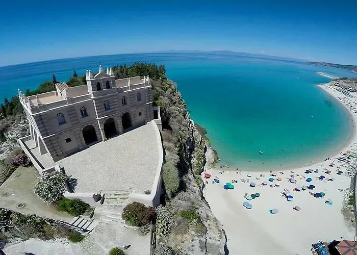 Apartament Enjoy Manuela - Free Parking & Private Garden Tropea