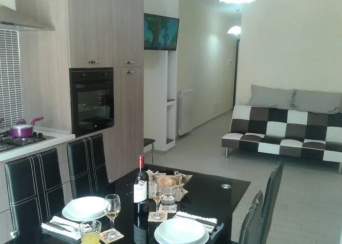 Enjoy Manuela - Free Parking & Private Garden Tropea